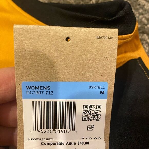 Nike Women's Dri-FIT Swoosh Fly Basketball Jersey - Picture 11 of 11